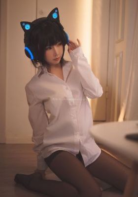 女人把衣服脱了个精光给男人亲_BD韩语日韩电影在线