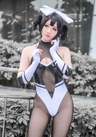 美女献身_蓝光超清在线观看